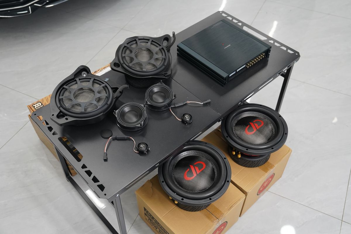 WUJI车间奔驰S400施工准备-600平改装车间